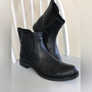 Timberland Earthkeepers Savin Hill Black Leather Chelsea Boots Women’s size 9